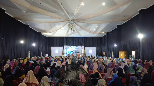 Ratusan Muslimah Padati Gedung Andi Azikin dalam Semarak Zulhijjah Muslimah Wahdah Sinjai